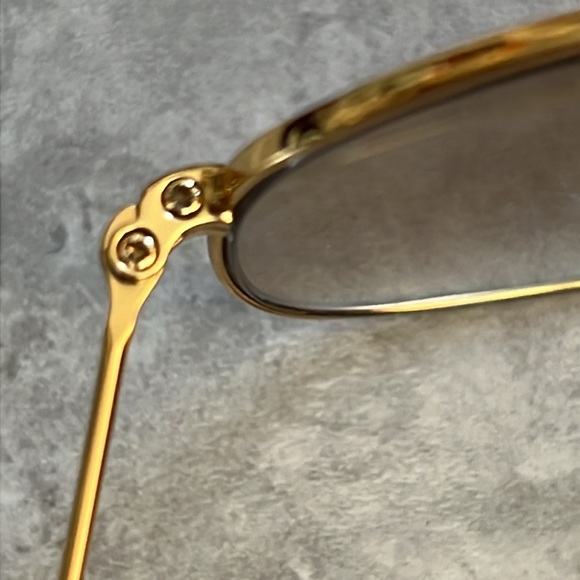 Ray Ban Aviators Sunglasses gold tone frame with a case - Picture 15 of 16